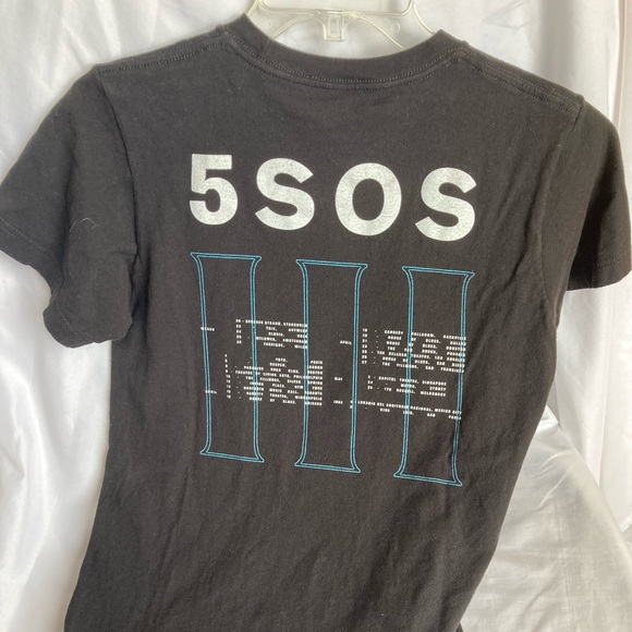 5SOS III Tour graphic tee. Size S - Picture 3 of 5